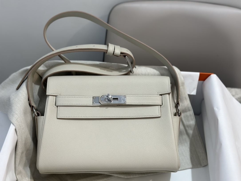 Hermes Kelly Messenger